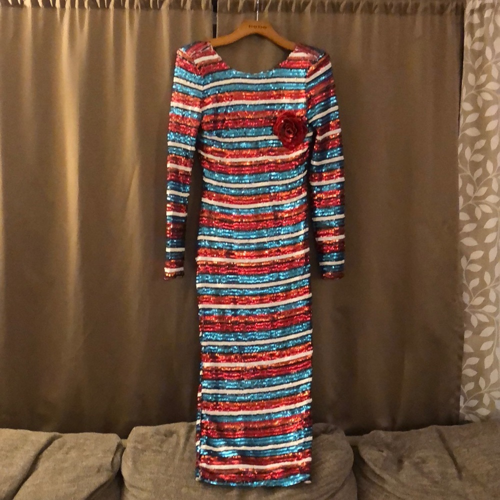 Size small, all sequins, lined and never worn!